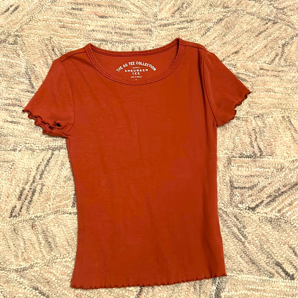 Maroon, ribbed, short sleeve top